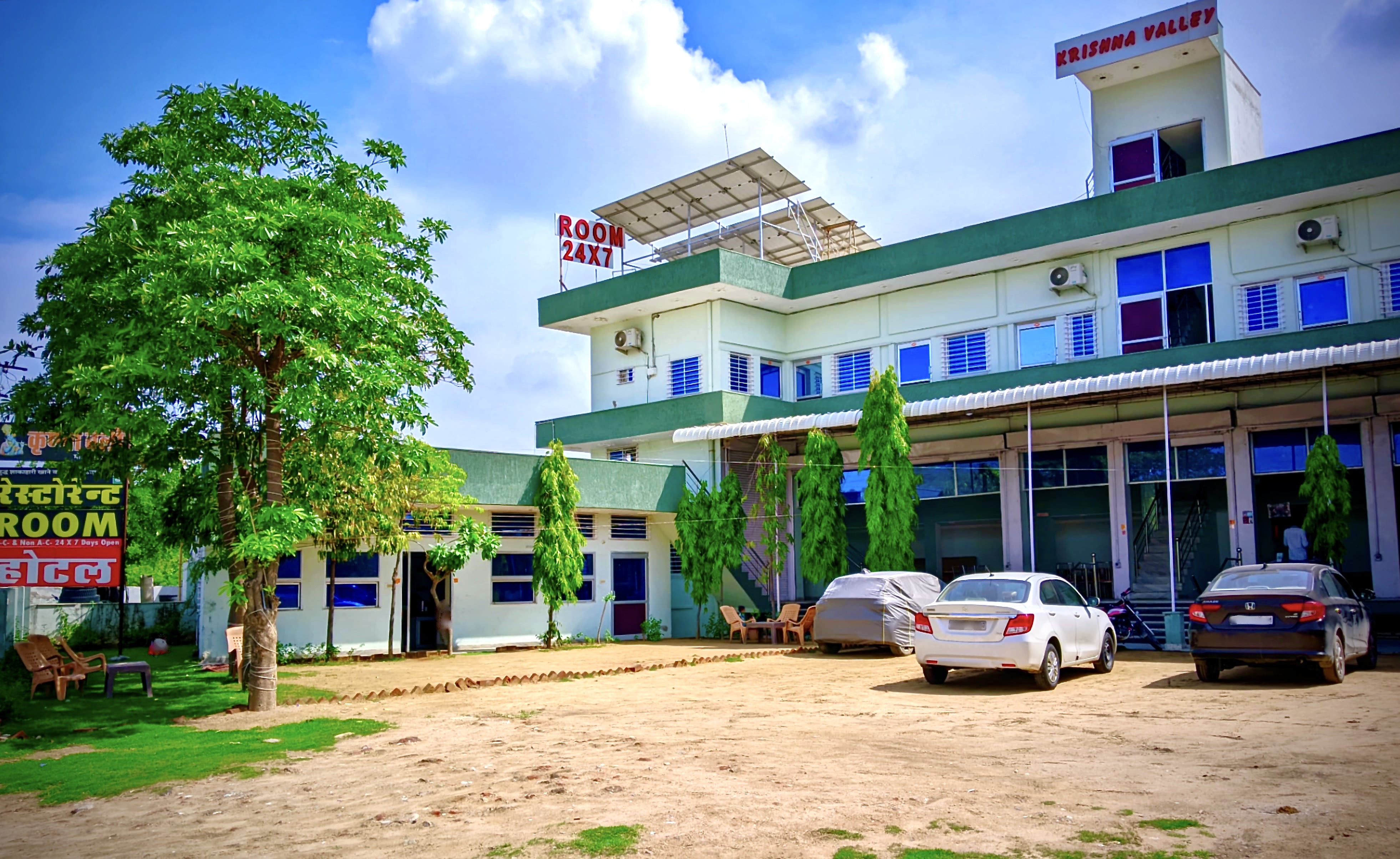 Hotel Krishna Valley reception and lobby